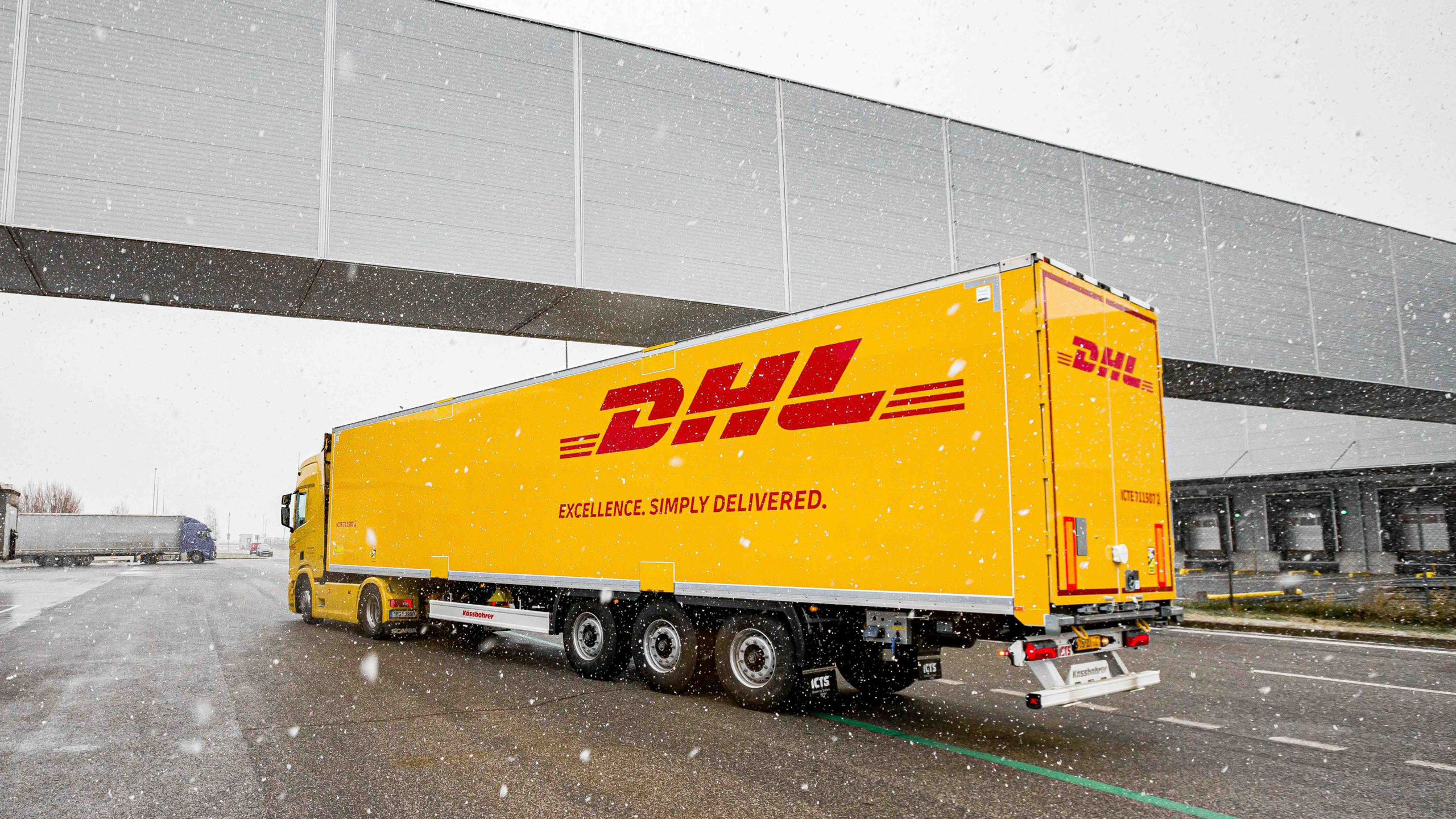 DHL Lkw im Winter