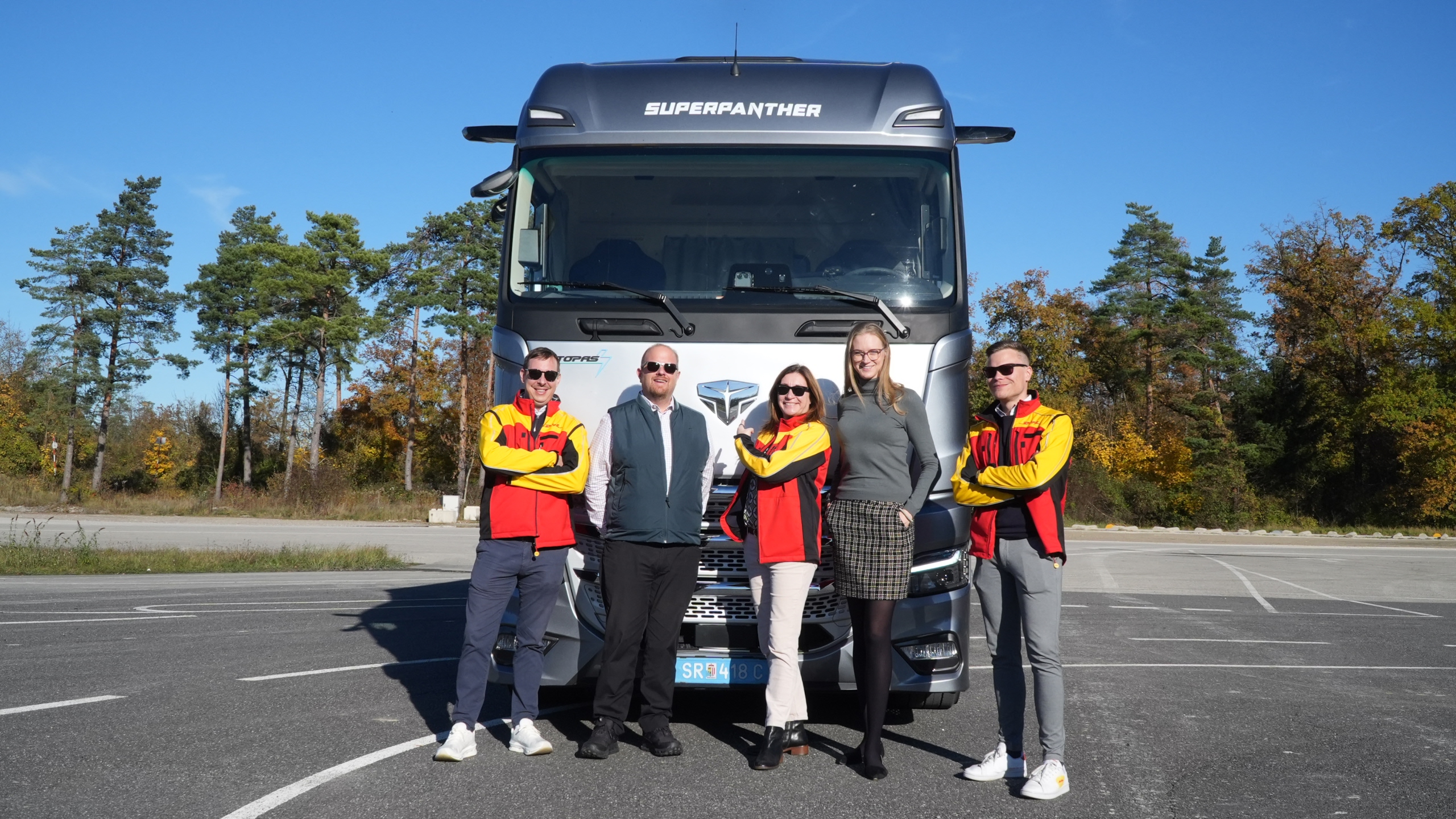 Lay Dhl DHL Freight and SuperPanther test electric trucks | DHL Freight