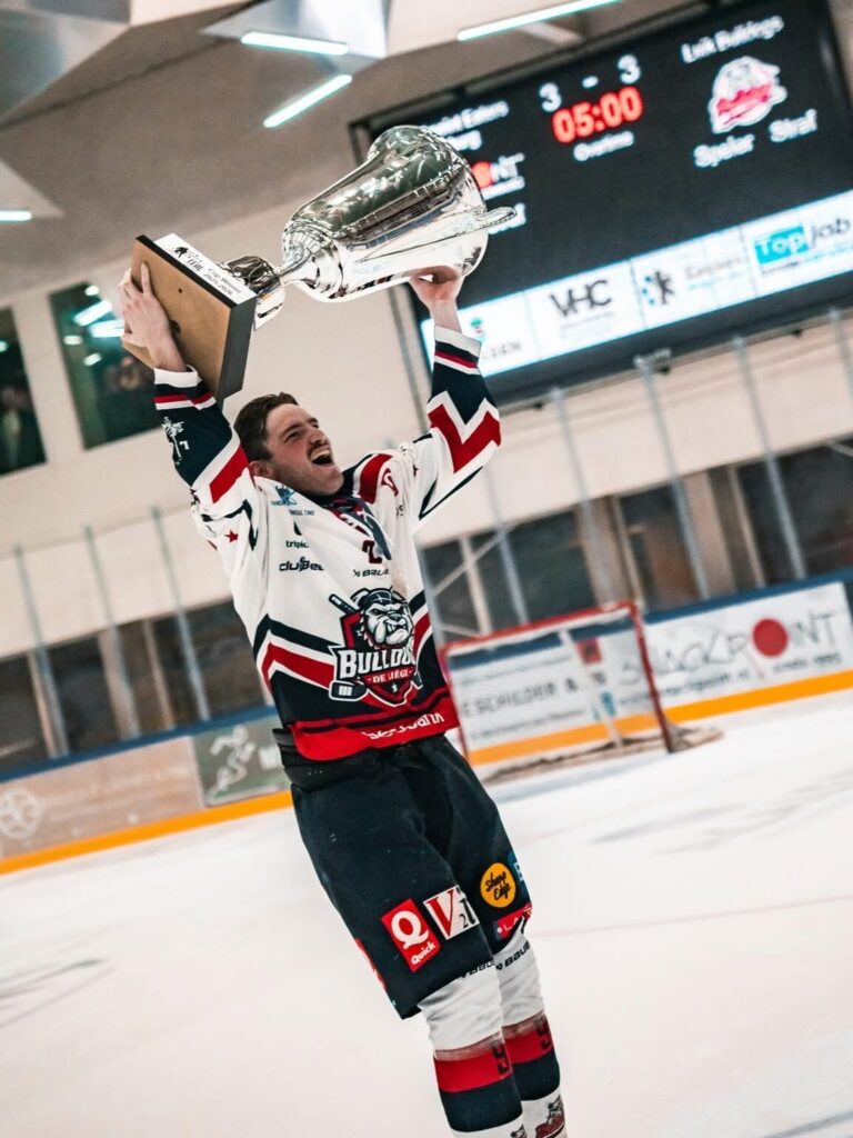 Olaf Schoningh works at DHL Freight and plays for the Dutch national ice hockey team.